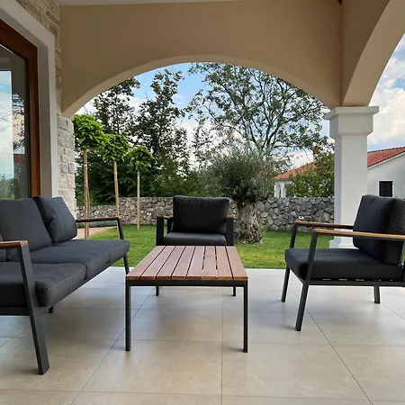 Luna Villa