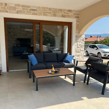 Luna Villa