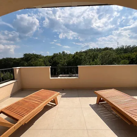 Luna Villa